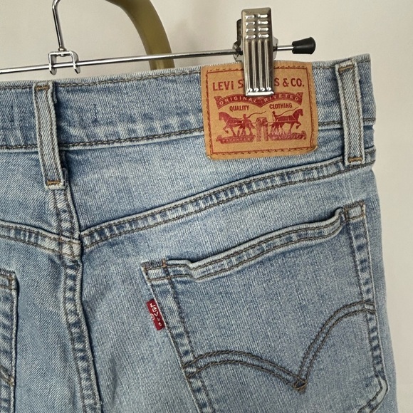 Levi’s Wedgie Denim Short - Picture 3 of 7